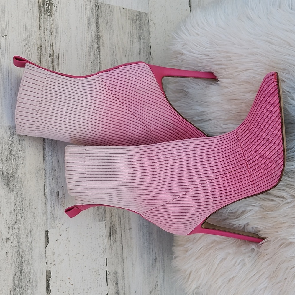 STEVE MADDEN STILETO HEELED KNIT SOCK BOOT